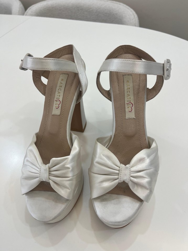 Fiyonk Detaylı Beyaz Platform Topuklu Abiye Ayakkabı - Görsel 2