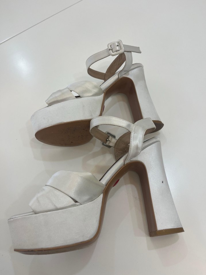 Fiyonk Detaylı Beyaz Platform Topuklu Abiye Ayakkabı - Görsel 4