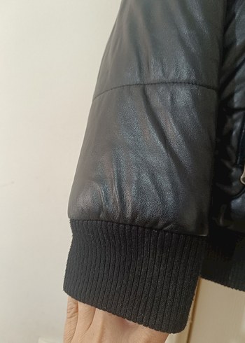 Kapüşonlu Siyah Deri Erkek Çocuk Mont - Görsel 3