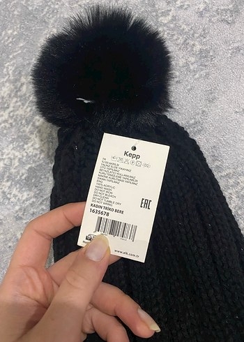 Siyah Kadın Örgü Yün Bere Ponponlu - Görsel 3