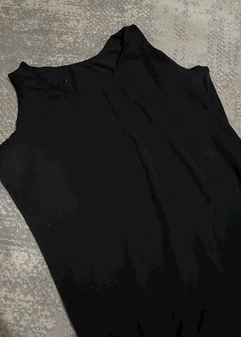 Siyah Yüksek Yakalı Kolsuz Body - Görsel 2