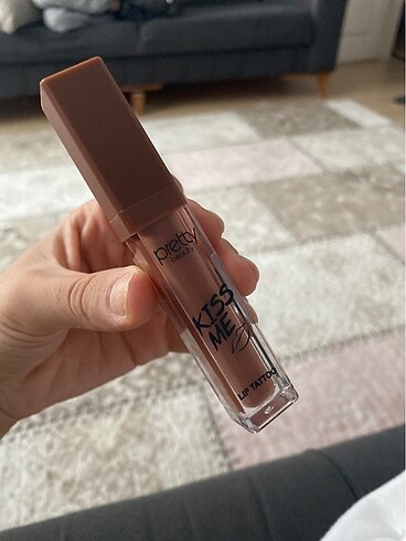 Kalıcı lıp gloss