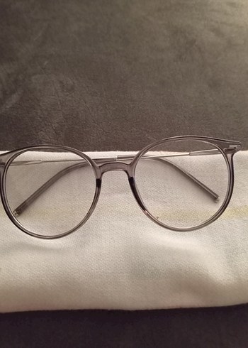 Şeffaf Gri Klasik Kadın Gözlüğü - Görsel 2
