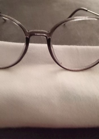 Şeffaf Gri Klasik Kadın Gözlüğü - Görsel 4