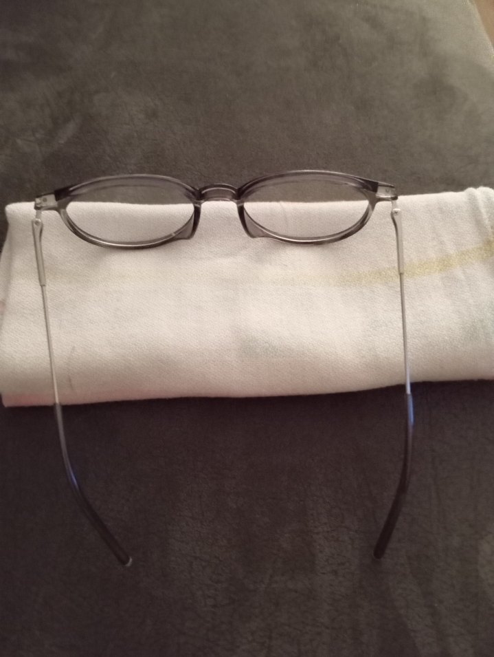 Şeffaf Gri Klasik Kadın Gözlüğü - Görsel 5