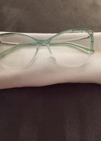 Şeffaf Pastel Yeşil Kadın Gözlüğü - Görsel 2