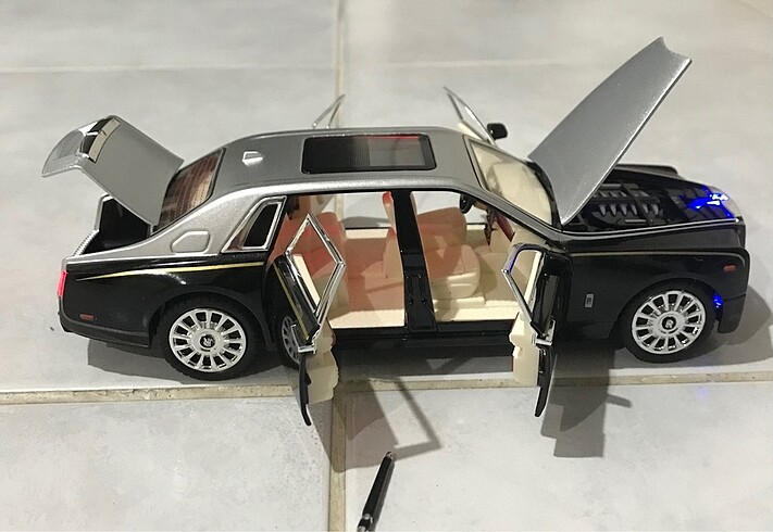  Beden Renk Rolls royse ışıklı oyuncak araba