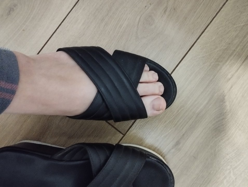 Siyah Kadın Dolgu Topuklu Sandalet - Görsel 3