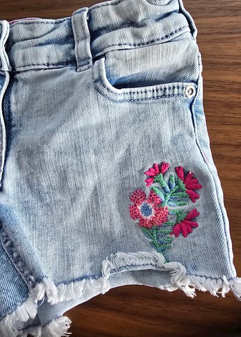 Nakışlı Mavi Kız Kot Şort - Görsel 3