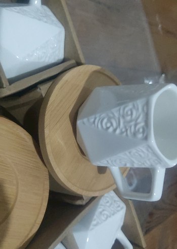 Kabartmalı Beyaz Seramik .bambu tabaklı Fincan takımı - Görsel 3