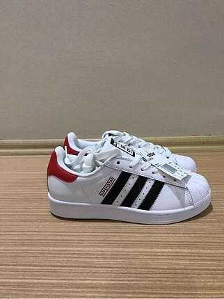 Adidas superstar
