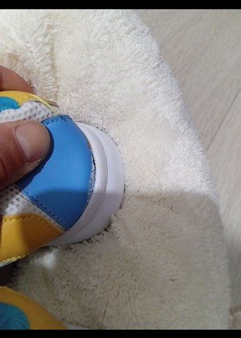 Çocuk Beyaz Renkli Bağcıksız Spor Ayakkabı - Görsel 4