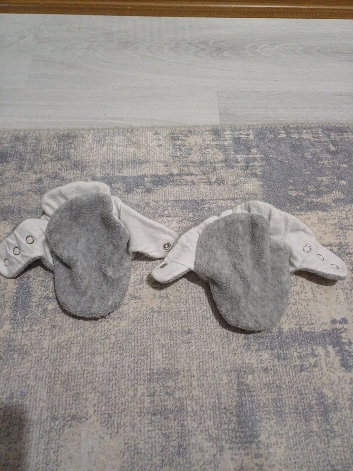 Düğmeli Erkek Çocuk Gri Sıcak Ev Terliği - Görsel 5