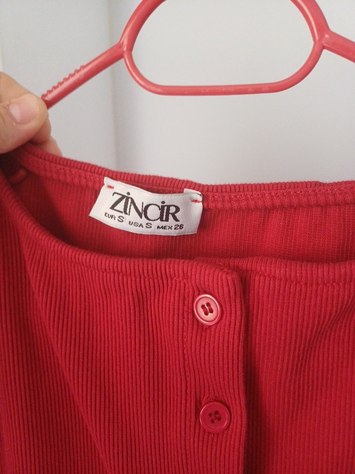 Kırmızı Kolsuz Düğmeli Crop Gömlek - Görsel 2