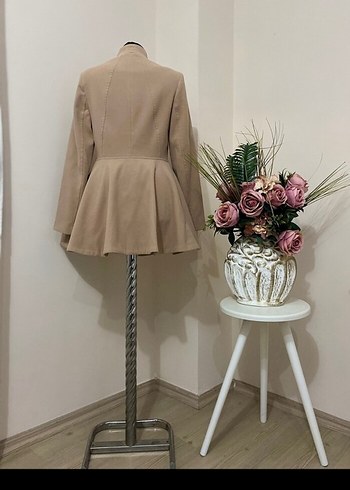 Bej Kısa Kadın Kaban Düğmeli 14-15yaşındakilerede olur - Görsel 2