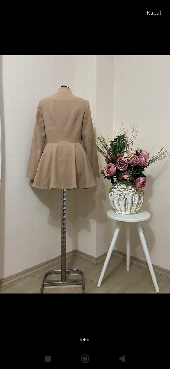 Bej Kısa Kadın Kaban Düğmeli 14-15yaşındakilerede olur - Görsel 2
