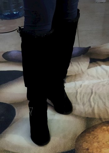 Siyah Nakışlı Süet  Kadın Çizme - Görsel 2