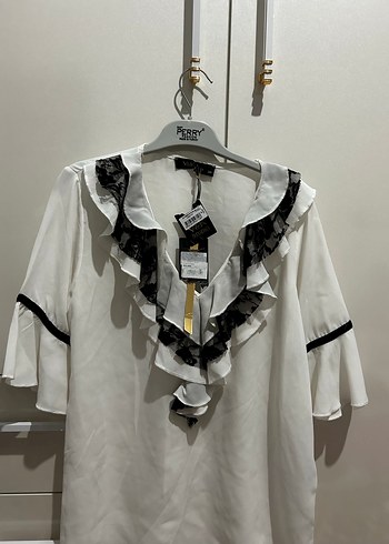 V Yaka Fırfırlı Kadın Mini Bluz - Görsel 3