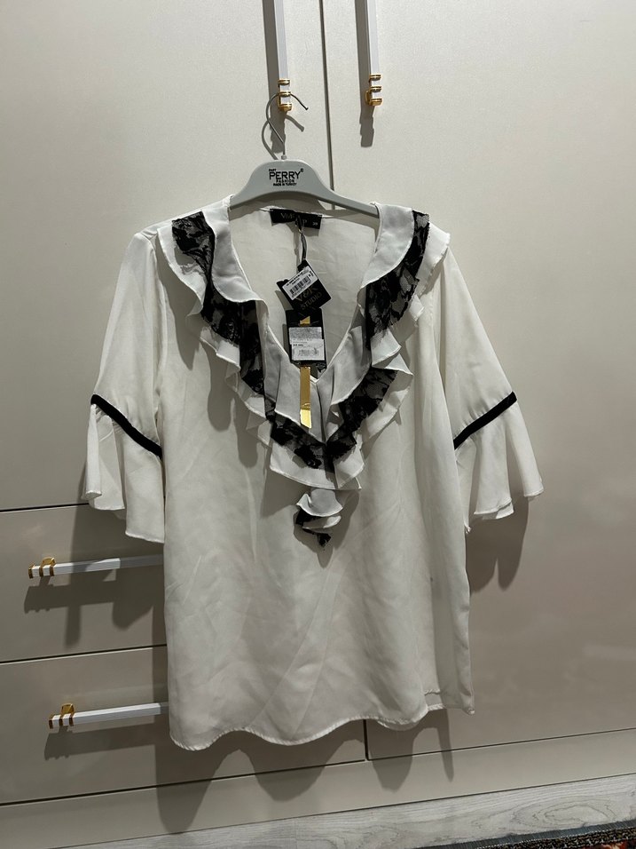 V Yaka Fırfırlı Kadın Mini Bluz - Görsel 2