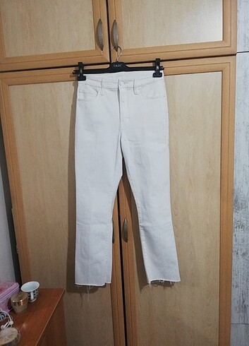 Beyaz pantolon jean 