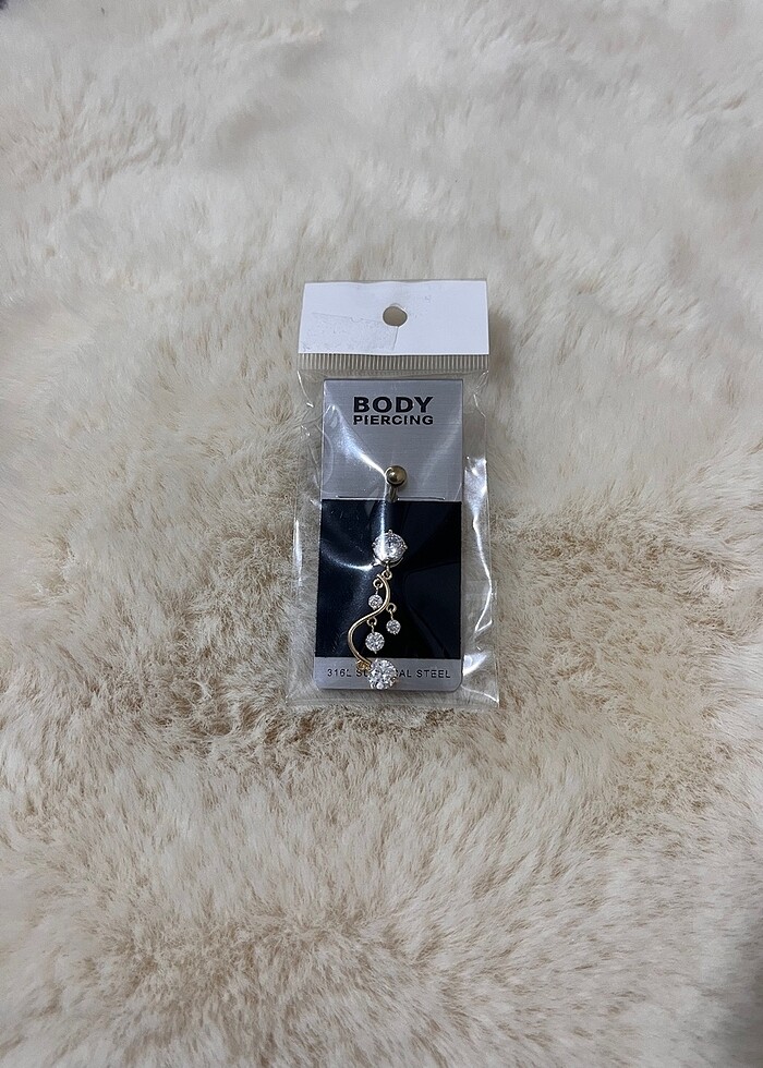 Sallantılı göbek piercing - Görsel 2