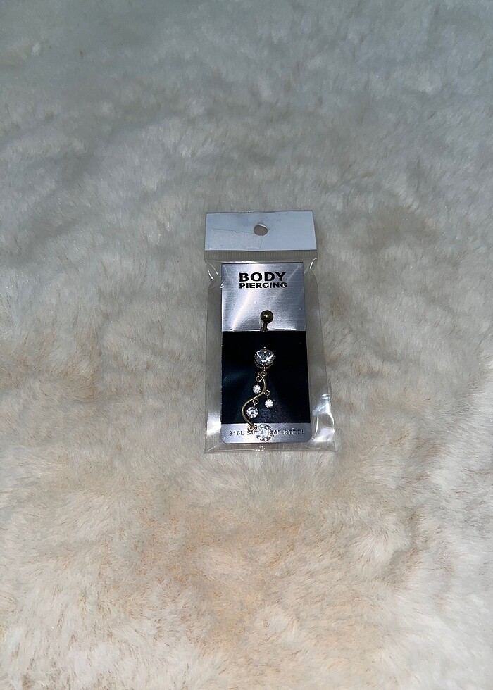 Sallantılı göbek piercing - Görsel 4