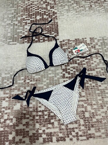 s Beden Puantiyeli bikini takımı