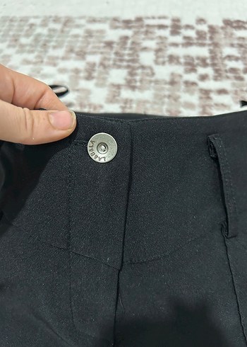 Siyah Mini Hamile Şortu Kemerli - Görsel 3