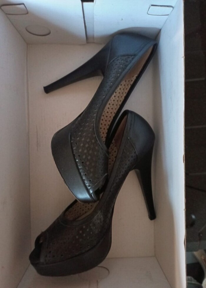 Fazla kullanilmamis topuklu ayakkabılar - Görsel 2