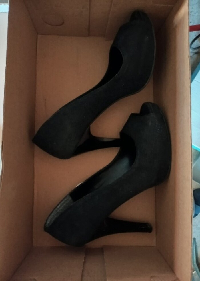 Fazla kullanilmamis topuklu ayakkabılar - Görsel 3