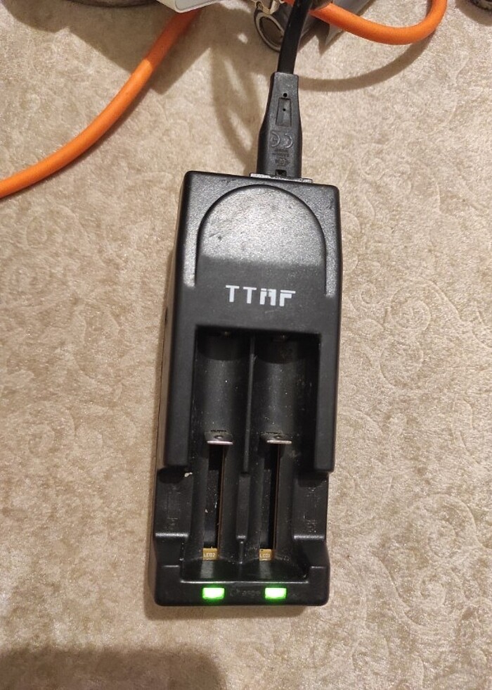 Universal pil şarj aleti - Görsel 2