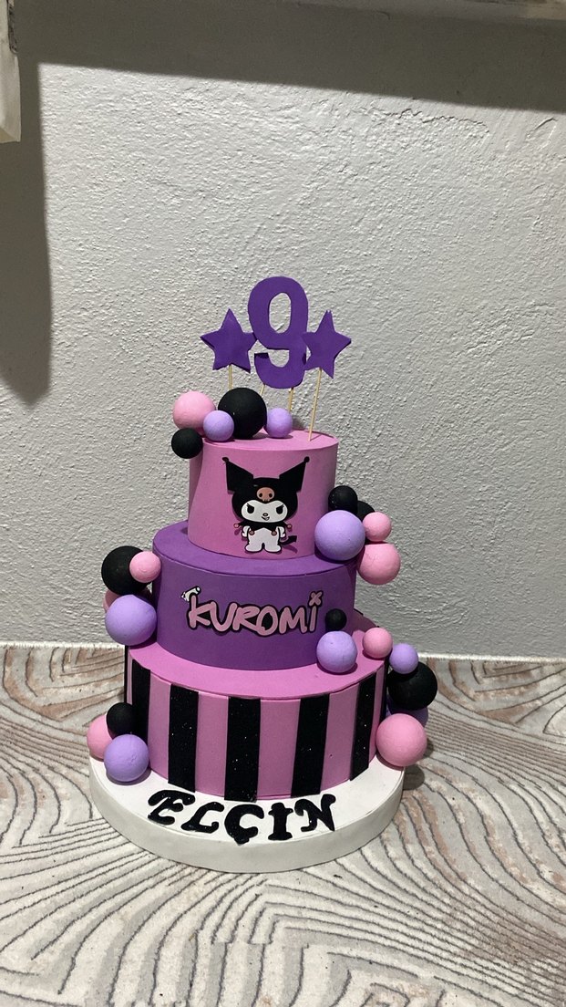Mor Kuromi Figürlü Doğum Günü Pastası - Görsel 3