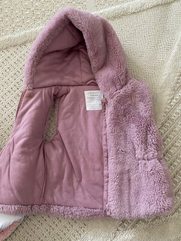 Kız Çocuk Kapüşonlu Pembe Peluş Yelek - Görsel 2