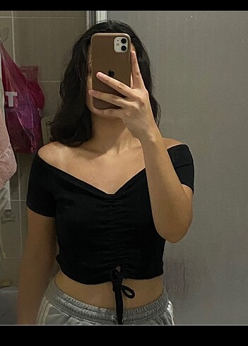 önden büzgülü kısa kollu crop
