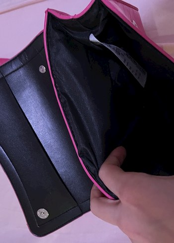 Zincir Detaylı Pembe Yılan Desenli Deri Çanta - Görsel 4