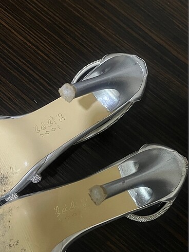 Gümüş rengi topluluk sandalet - Görsel 3