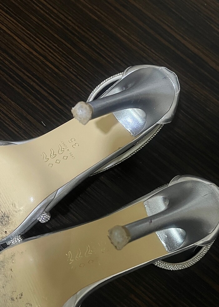 Gümüş rengi topluluk sandalet - Görsel 3