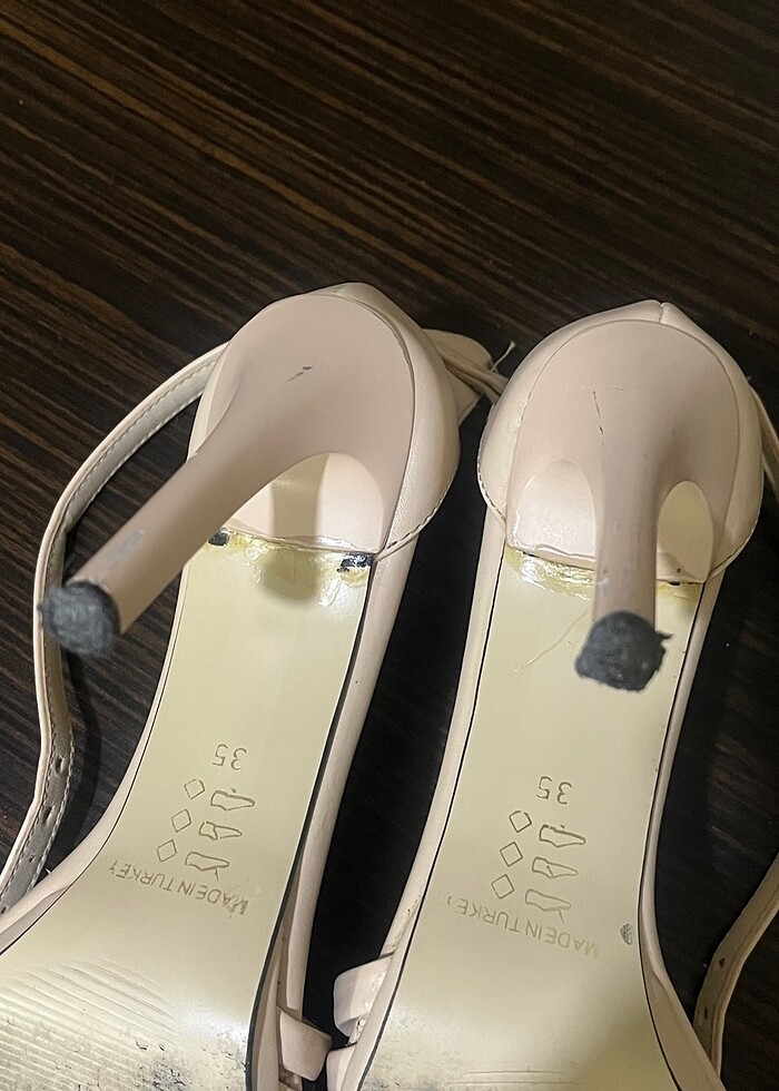 Ten rengi topuklu sandalet - Görsel 3