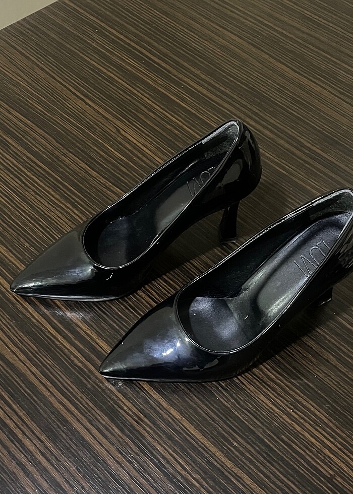 Siyah topuklu ayakkabı - Görsel 4