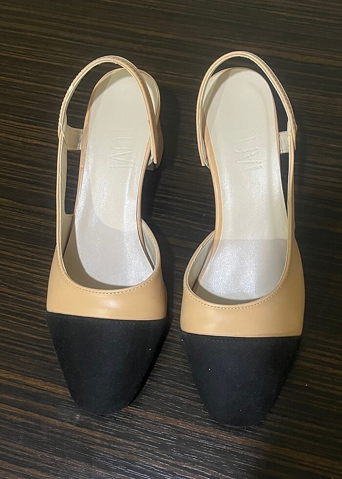 Siyah ve bej rengi topuklu ayakkabı - Görsel 2