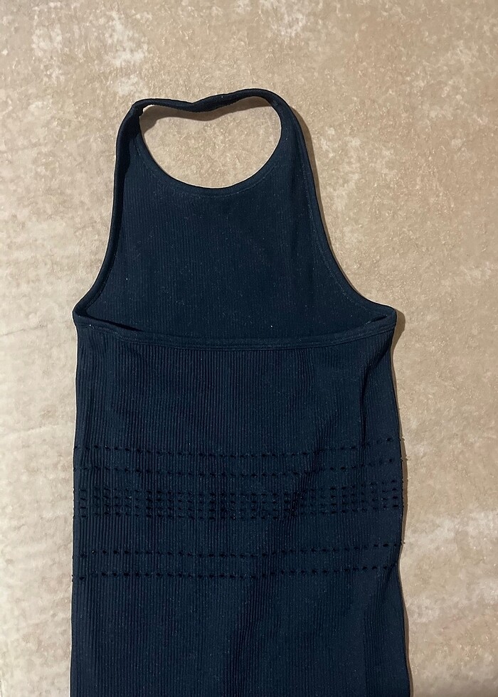 Bershaka marka sırtı açık elbise - Görsel 4