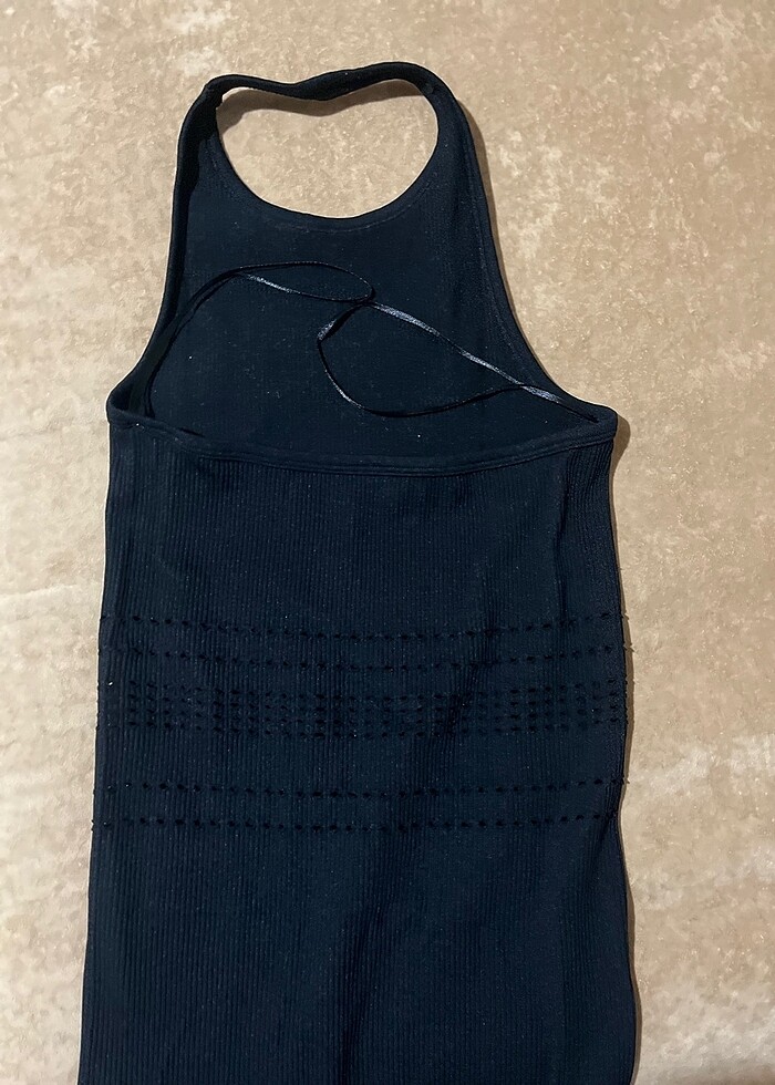 Bershaka marka sırtı açık elbise - Görsel 3