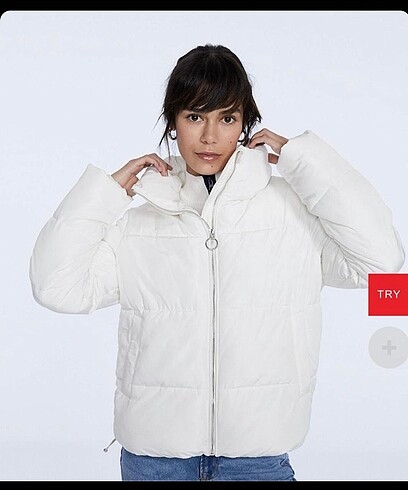 Stradivarius beyaz şişme mont
