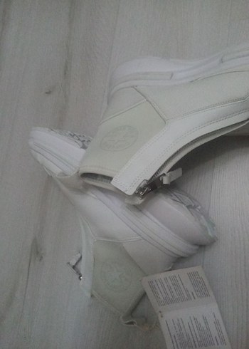 Fermuarlı Beyaz Kadın Dolgu Topuk Ayakkabı - Görsel 7