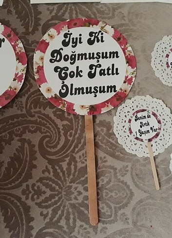 Beden Renk Çiçekli doğum günü konsept