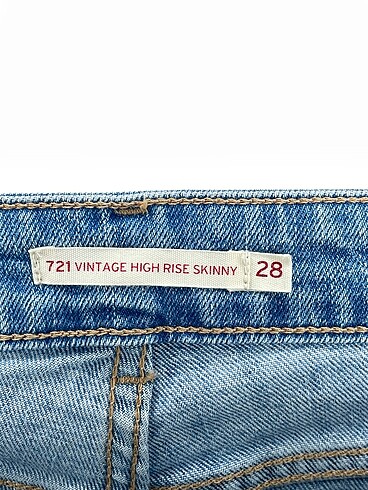 28 Beden mavi Renk Levis Jean / Kot %70 İndirimli.