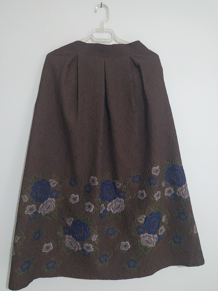 Nakışlı Kahverengi Pileli Uzun Etek - Görsel 3