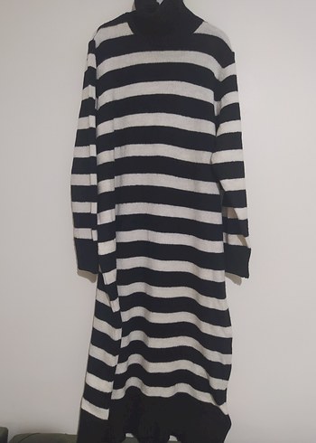 Uzun Kollu Yüksek Yaka Çizgili Triko Elbise - Görsel 3