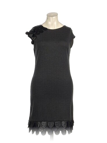 PreLoved Kısa Elbise %70 İndirimli.