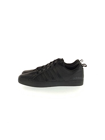 Adidas Spor Ayakkabı %70 İndirimli.